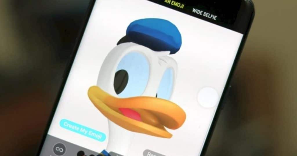 Donald Duck AR Emoji Head 1