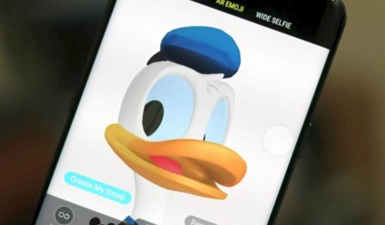 Donald Duck AR Emoji Head 1
