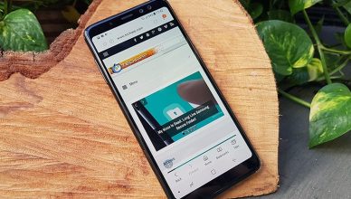 Samsung Galaxy A8 head