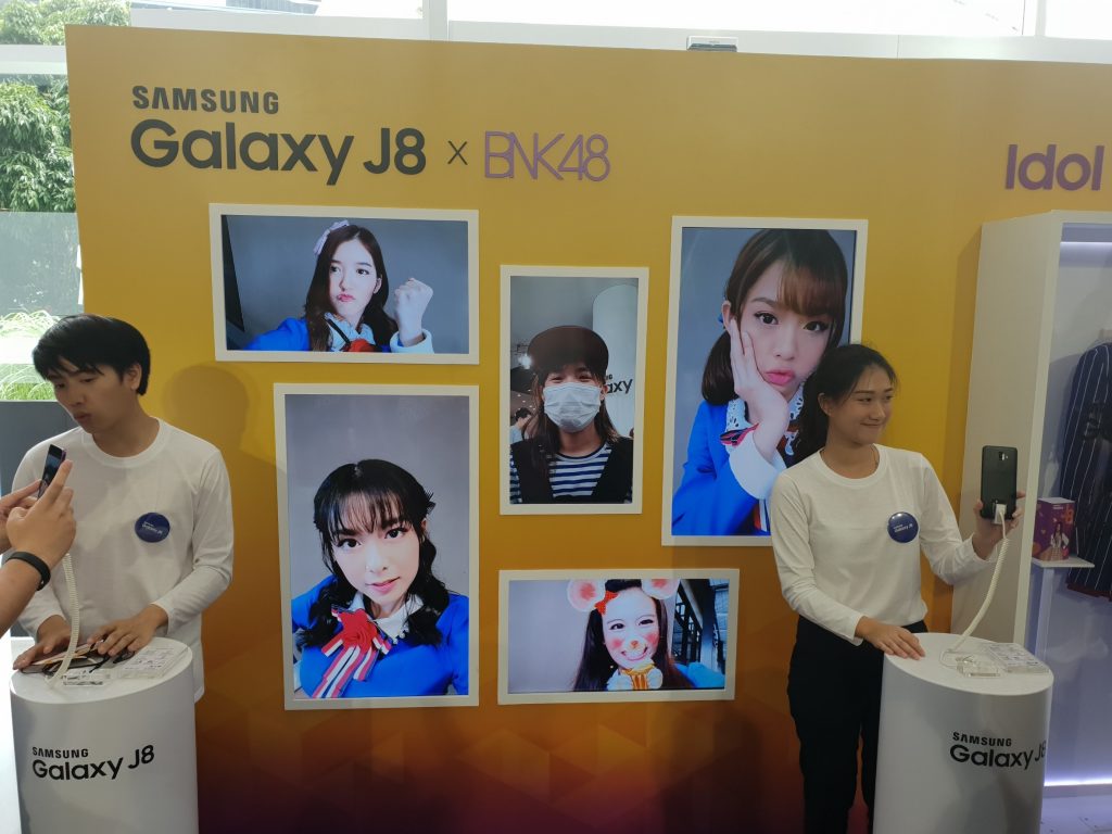 Samsung Galaxy J8 With BNK48 (1)
