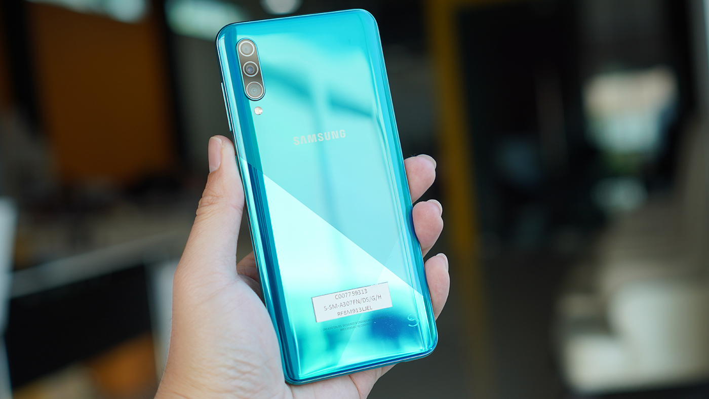 รีวิว Samsung Galaxy A30s ดีไซน์ใหม่ จอใหญ่ กล้องหลัง 3 ตัว ราคา 7,990 บาท